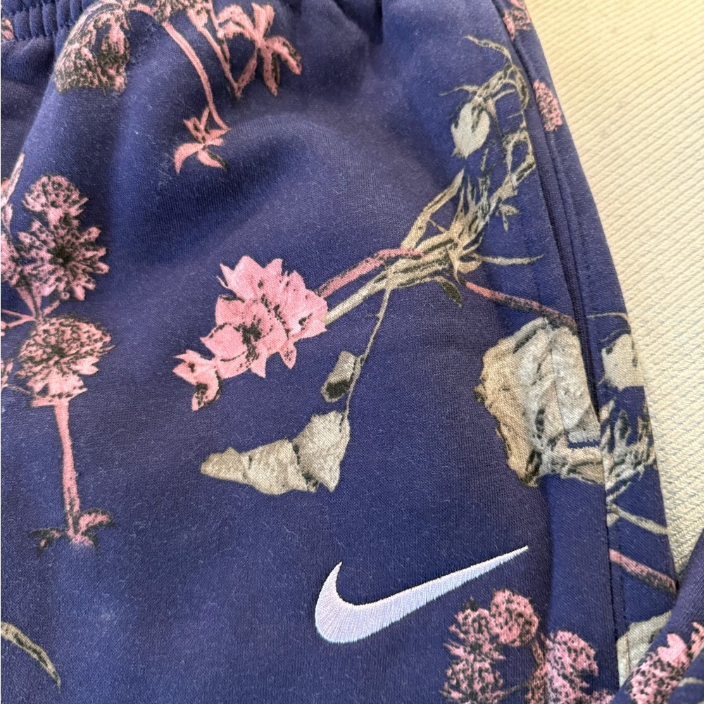 Nike Men’s Floral Joggers -  medium